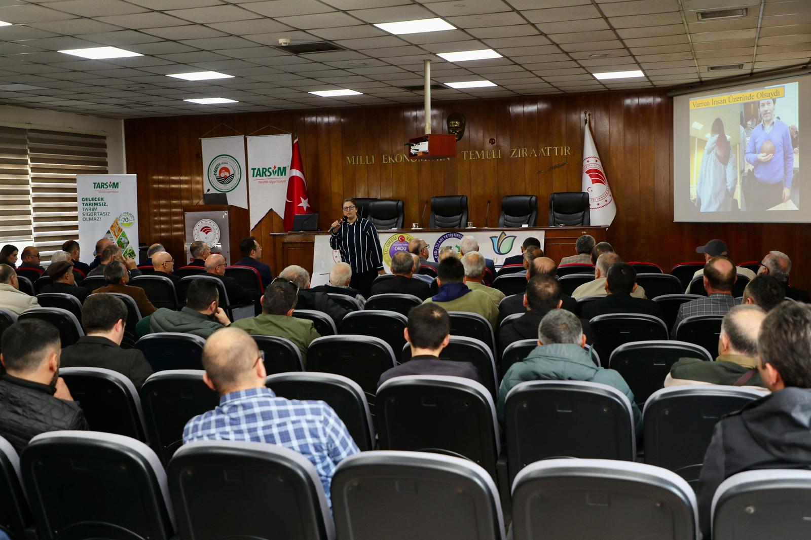 Arıcılara Eğitim Verildi