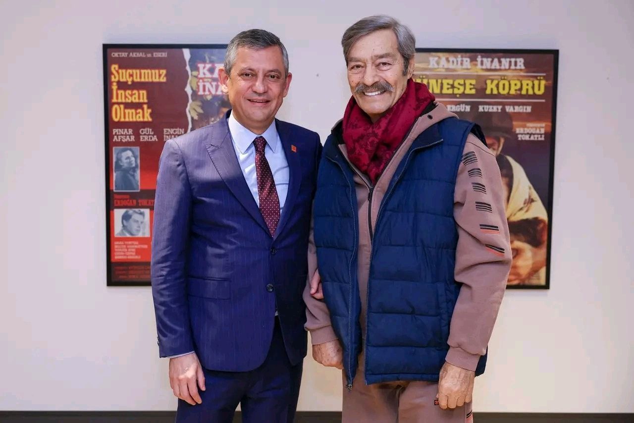 Özgür Özel’den Ordulu Oyuncuya Ziyaret