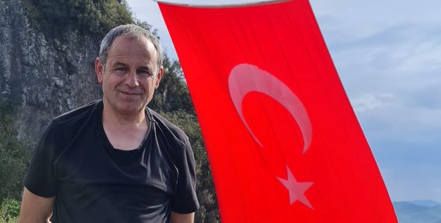 Turnasuyu’na Dev Türk Bayrağı Asıldı