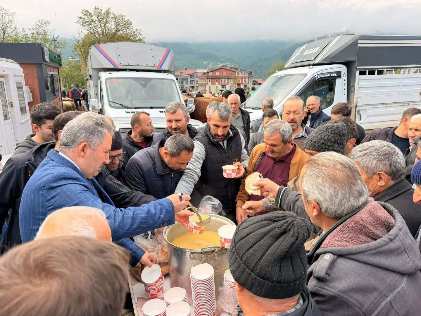 Kurban Pazarında Çorba İkramı